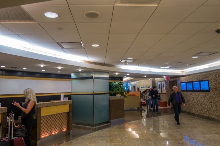 Review: American Airlines Admirals Club New York JFK T8 (Lounge)