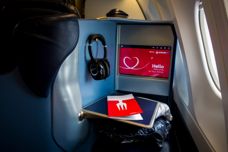 Air Berlin stellt Langstrecken ein, Gespräche mit Lufthansa und Easyjet