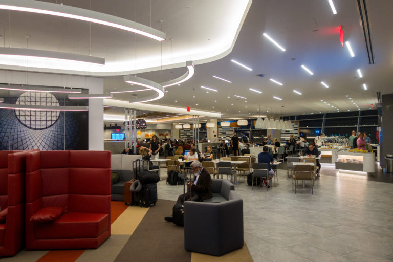 Review: American Airlines Flagship Lounge New York JFK