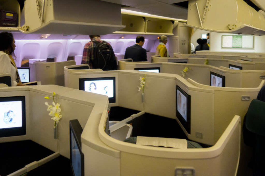 Review Cathay Pacific 777 300er Economy Class Hongkong Nach