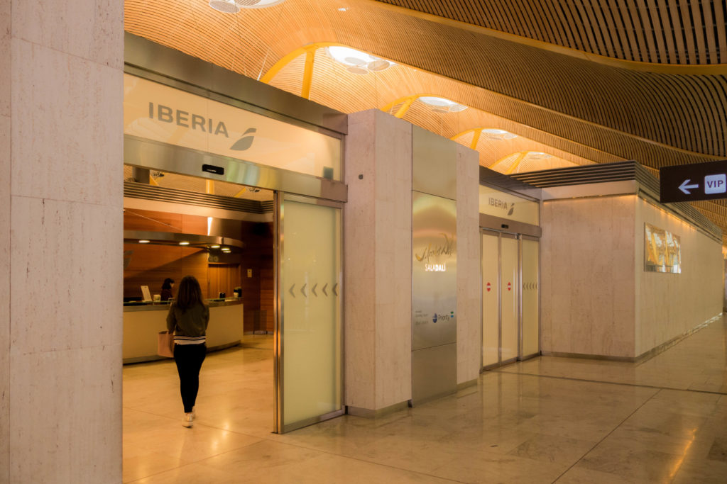 Iberia Dalí Lounge Madrid-Barajas