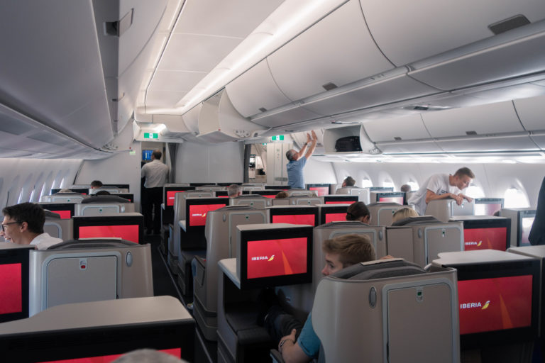 50% Rabatt auf Avios-Einlösungen bei Iberia Plus, Business Class ab 17.000 Avios
